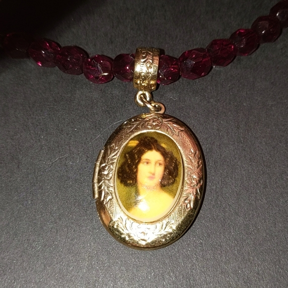 Jewelry - Vintage Garnet Choker with Locket